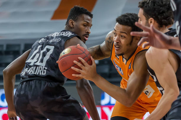 以雄厚的实 以雄厚的实