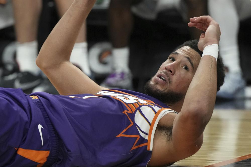 后仰跳投时 后仰跳投时